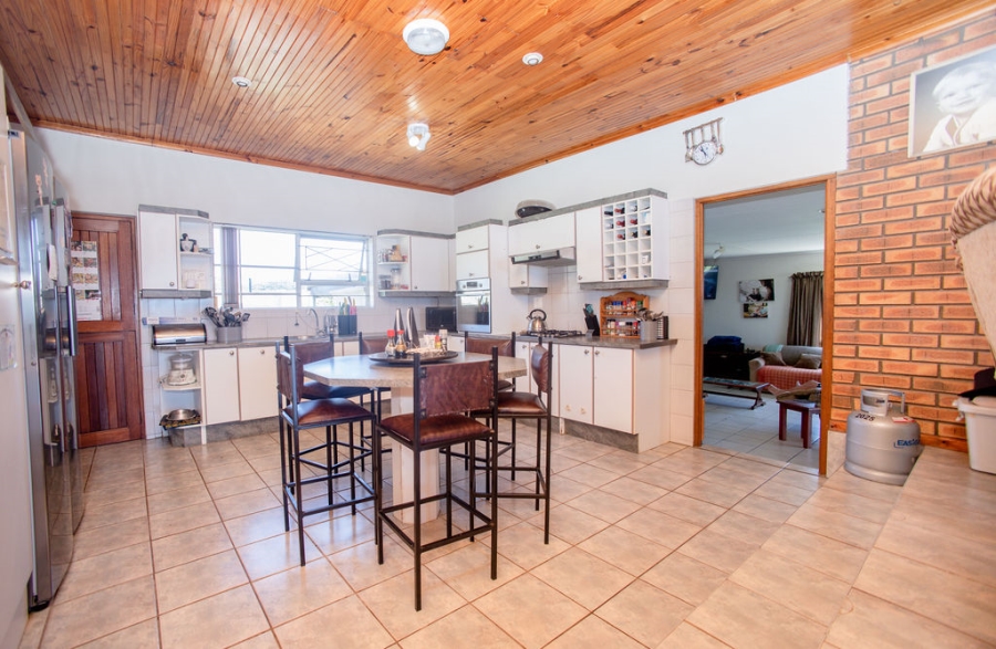 4 Bedroom Property for Sale in Queensberry Bay Eastern Cape